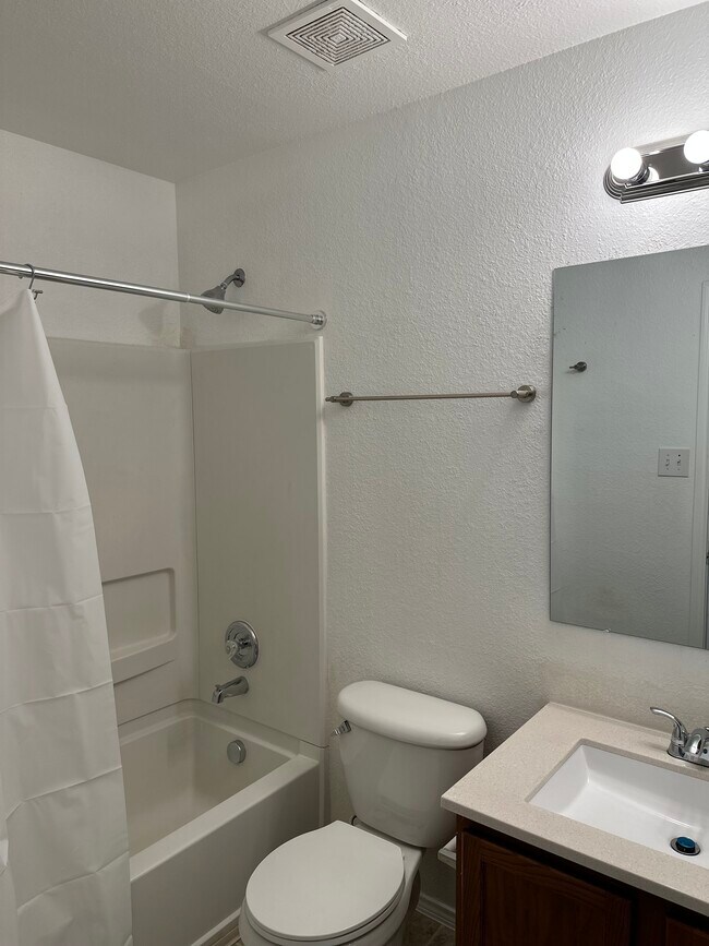 2nd full bath - 6207 Pepperdine Bay