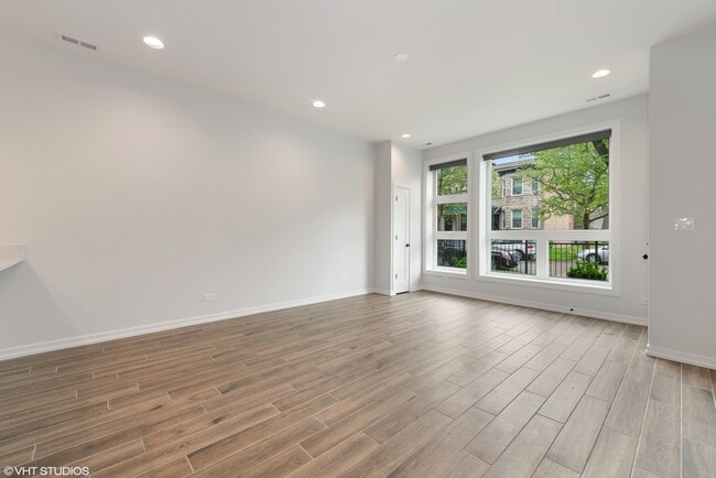 Building Photo - 4533 S Vincennes Ave
