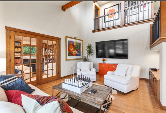 Building Photo - 5732 Sunset Ln