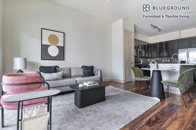 Foto del edificio - 422 W Riverside Dr