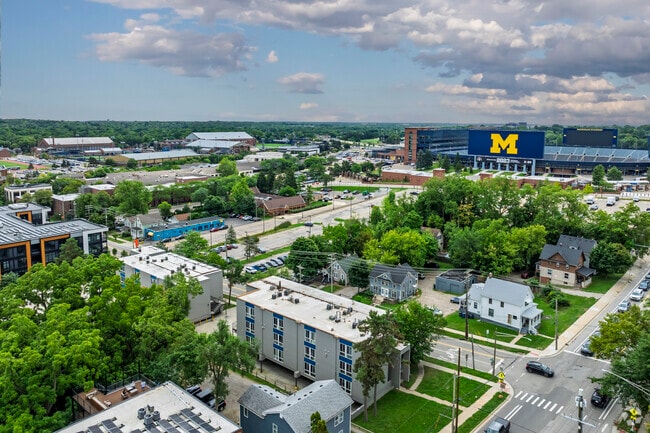 Aerial Photo - Tradewind Apartments