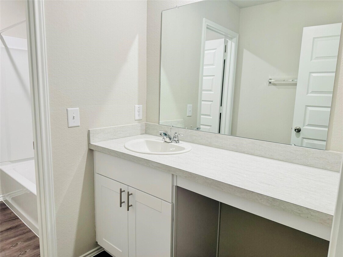 Building Photo - 21214 Mem Vis Dr