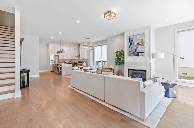 Foto del edificio - Walkable Luxury in Edgehill