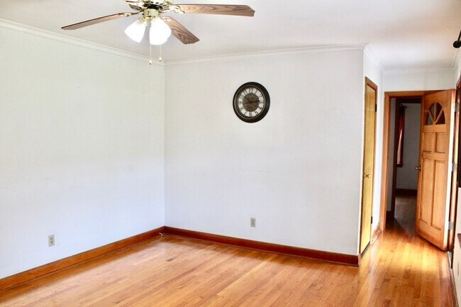 Building Photo - Great home in the country with beautiful v...