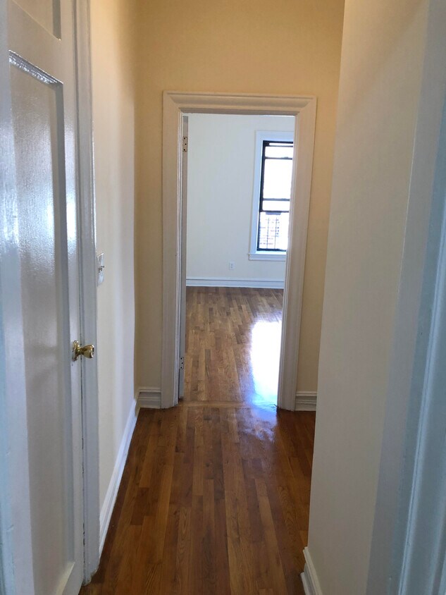 Building Photo - 565 85th St