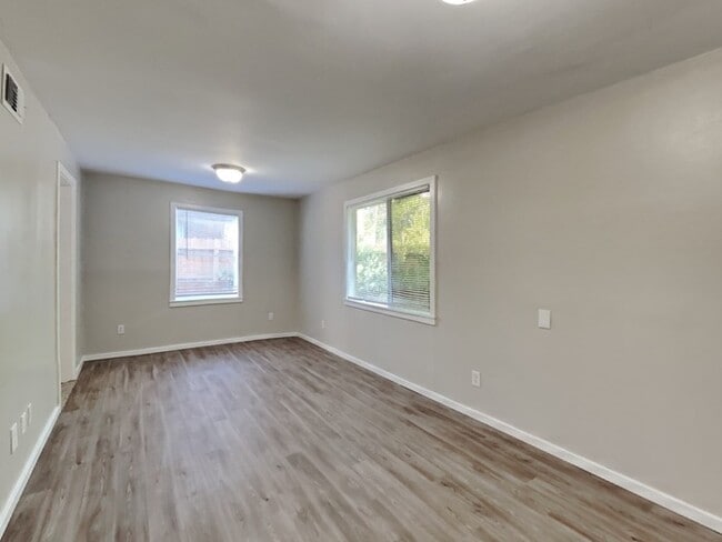 Building Photo - Great 3 Bed Home!!