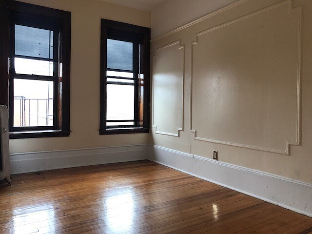 Foto del edificio - 327 Bedford Ave