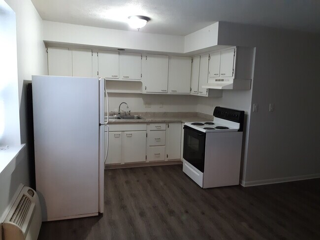 kitchen - 624 7th St