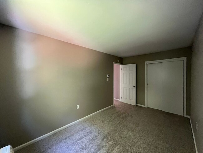Foto del edificio - 2832 Rhonda Ln
