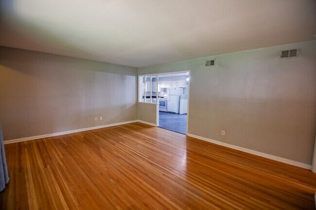Building Photo - 8322 E Orme St