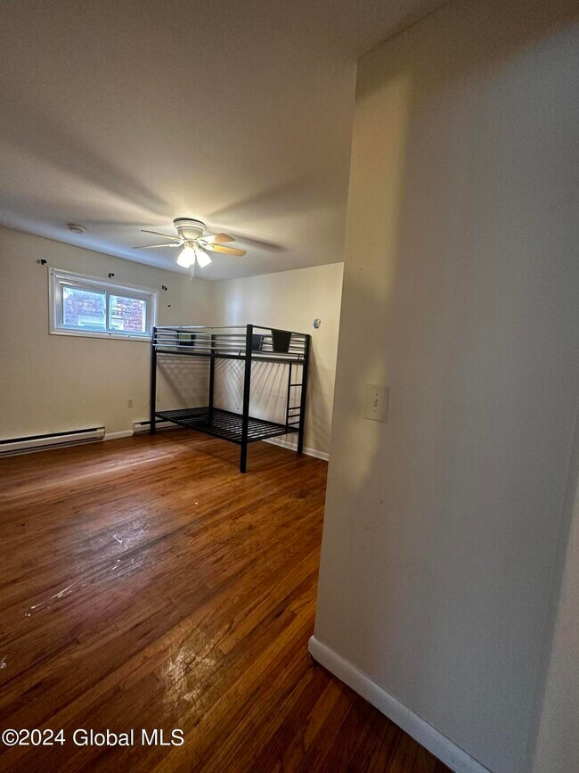 44 Hackett Blvd Unit 1R, Albany, NY 12209 Room for Rent in Albany, NY