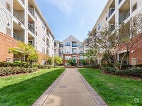 Building Photo - 4862 Eisenhower Ave