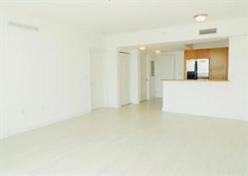 Foto del edificio - 1755 E Hallandale Beach Blvd