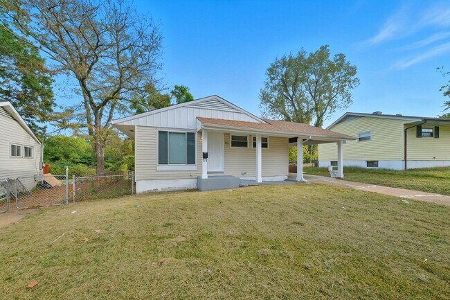 Photo - 237 Grampian Rd House