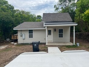 Building Photo - 203 W Nolan St