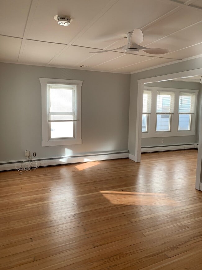 Building Photo - 1820 Pine Ter