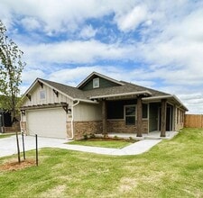 Building Photo - 626 Prairie Dr