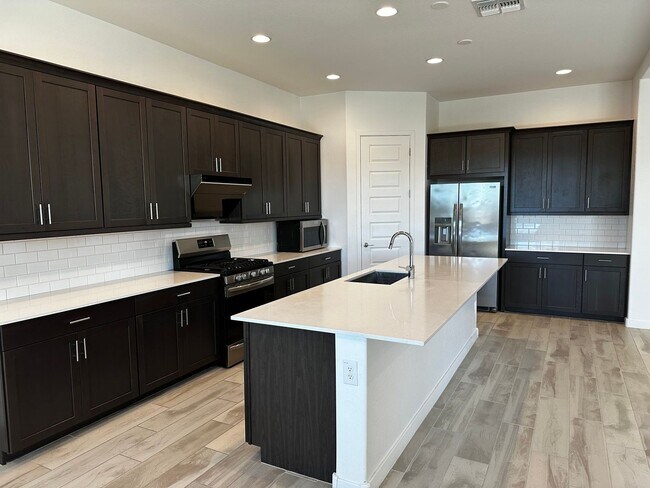 Foto del edificio - LIKE NEW GATED CHANDLER COMMUNITY 3 BEDROO...