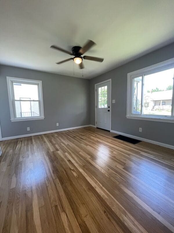 Building Photo - 2225 Suncrest Dr