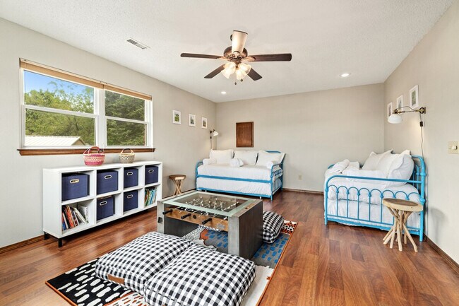 Foto del edificio - 8383 S Lakeshore Dr