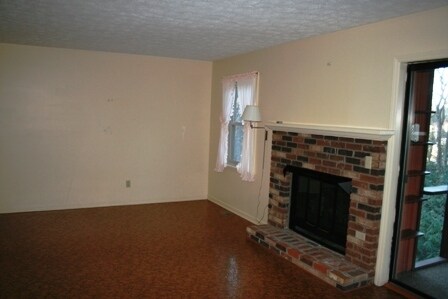 Building Photo - 27 Birch Ln