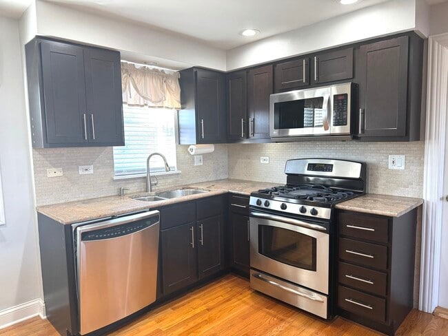 Building Photo - 2800 N 72nd Ct