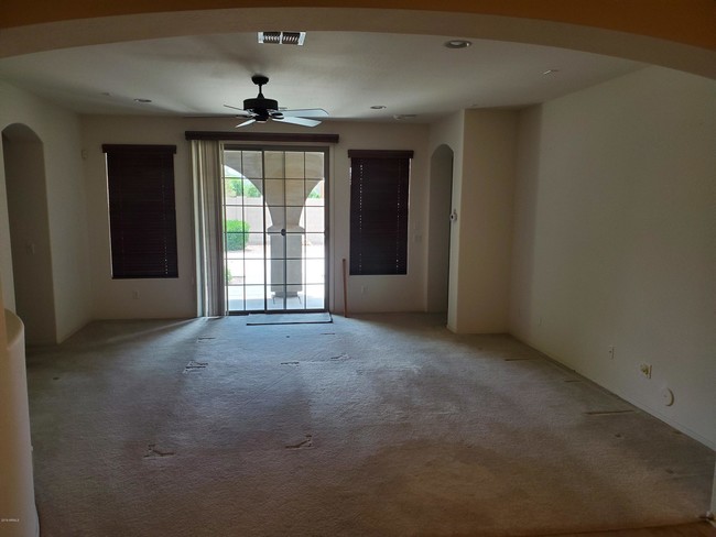 Building Photo - 2929 E Fandango Dr