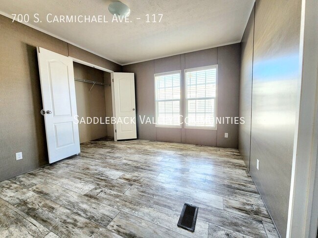 Foto del edificio - 700 S Carmichael Ave