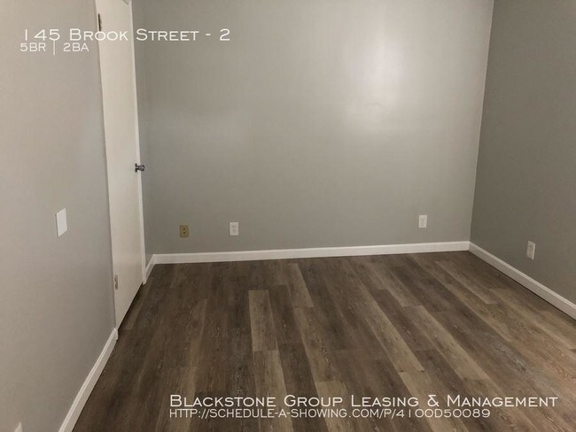 Building Photo - 5 bedroom in Woonsocket RI 02895