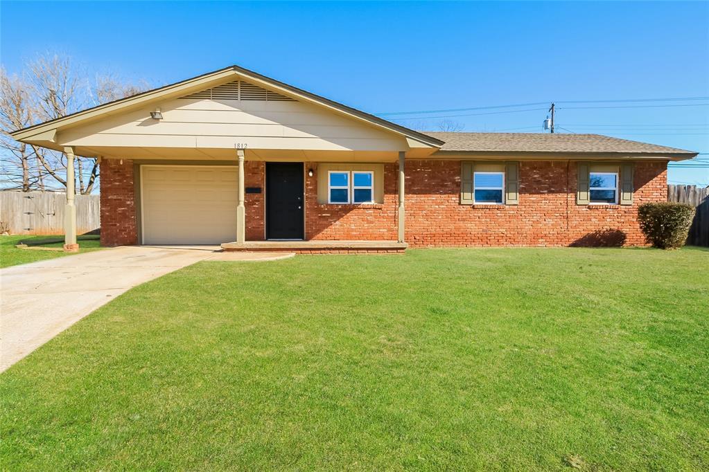Foto principal - 1812 N Nail Pkwy
