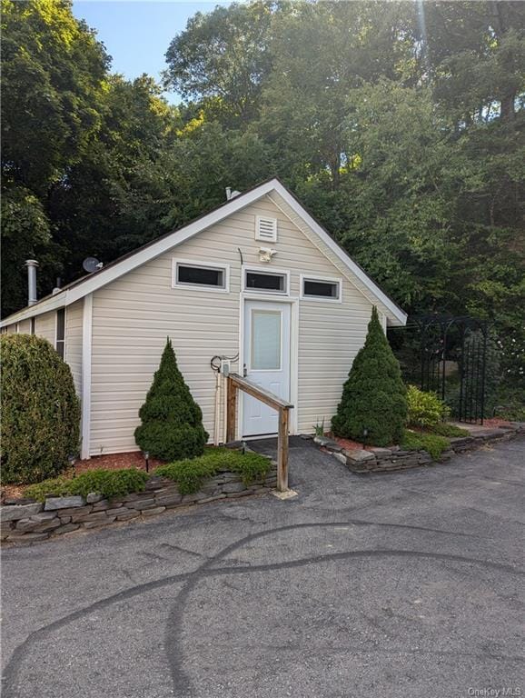 Building Photo - 38 Glenmere Ave