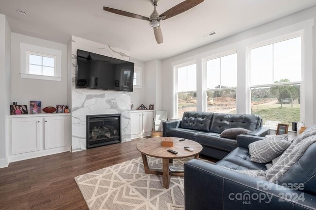 Building Photo - 506 Amalfi Dr