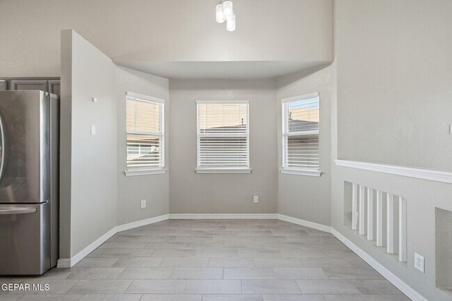 Building Photo - 2913 Pino Blanco Pl