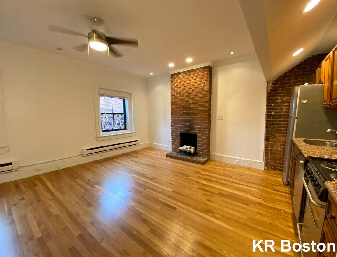 Foto principal - 315 Commonwealth Ave