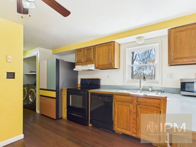 Foto del edificio - Bright Modern 3 Bedroom, 2 Bath Home in Eastern York Schools!