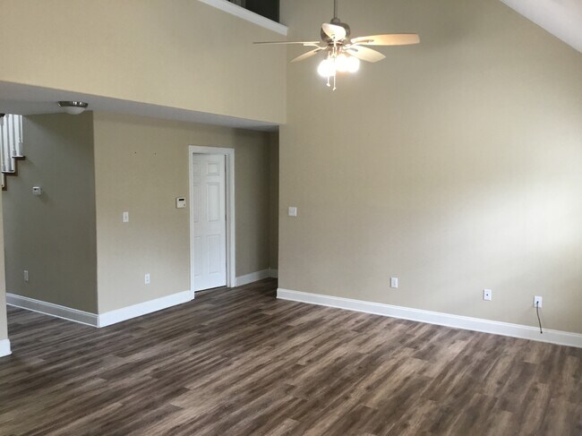 Building Photo - 451 Riverwalk Drive