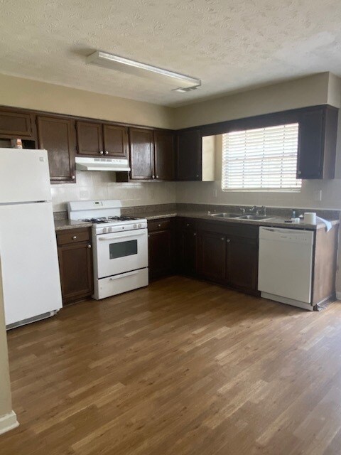 Building Photo - 9396 Woodloop Ct