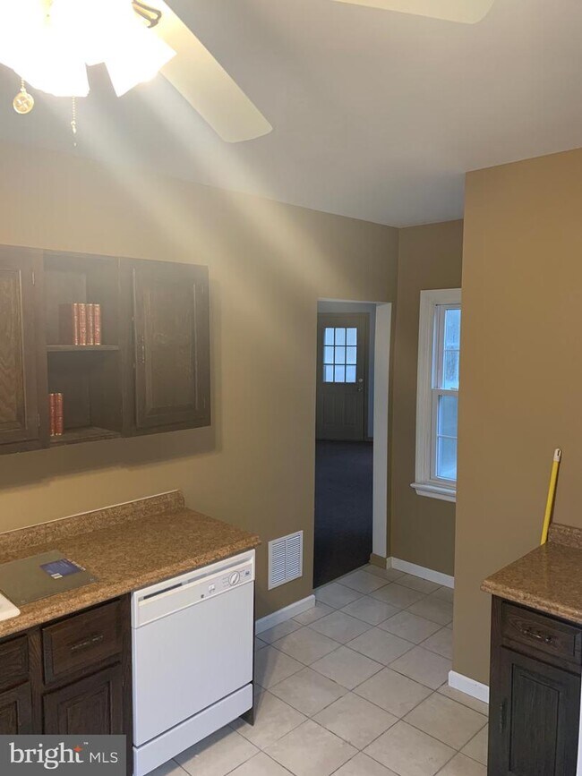 525 S Broadway, Pitman, NJ 08071 Room for Rent in Pitman, NJ