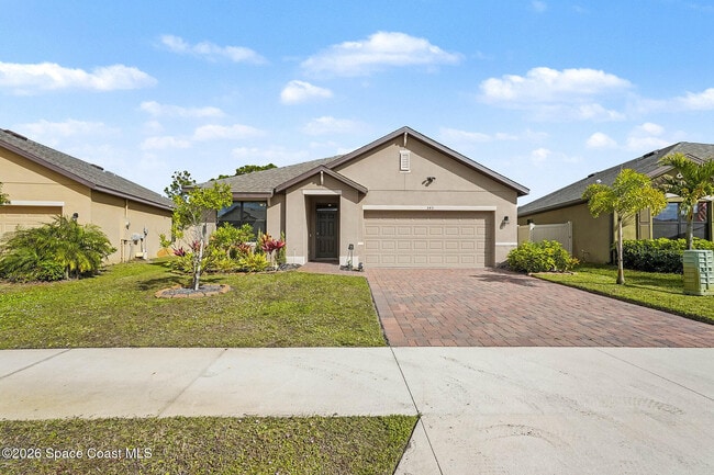 Foto del edificio - 543 Old Country SE Rd