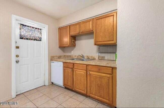 Foto del edificio - Nice 3 bedroom 2 bath!