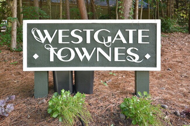 Building Photo - Charming Durham Townhome in Westgate Townes!