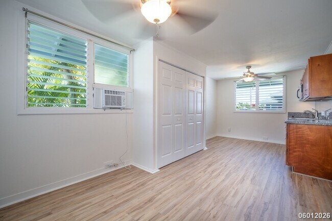 Building Photo - Kailua Studio – $2,395/Month | Move-In Ready!
