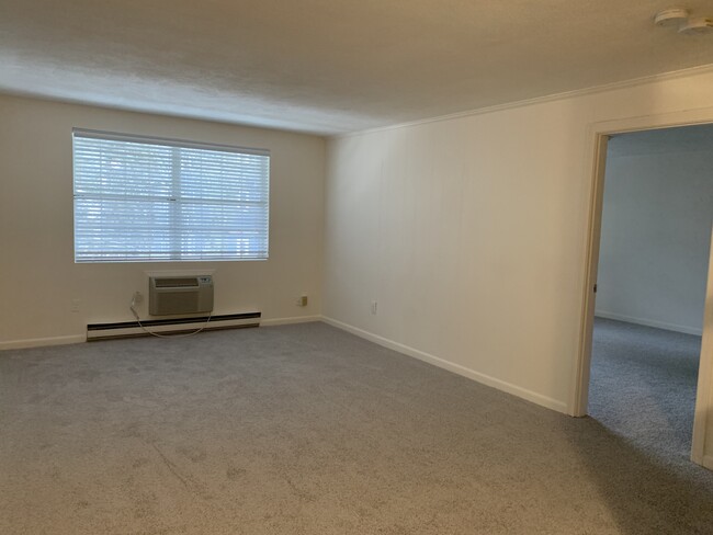 Building Photo - 3 Viking Ct