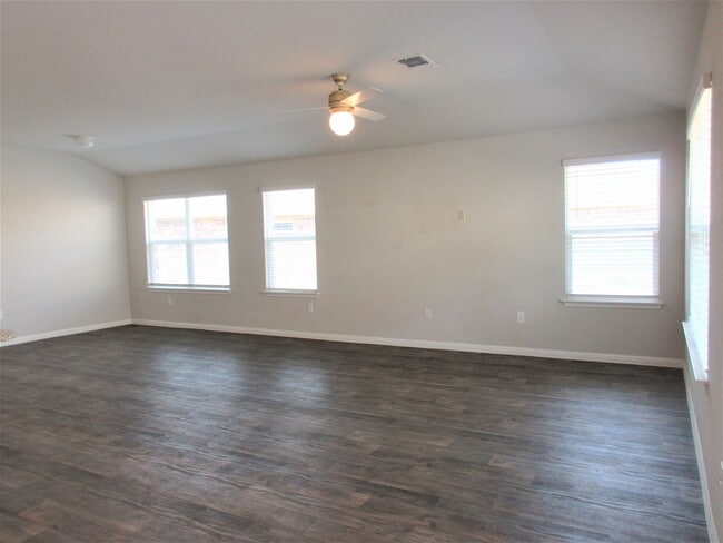 Foto del edificio - Home in Pioneer Crossing