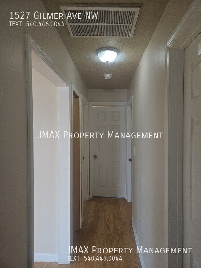 Foto del edificio - 1527 Gilmer Ave NW
