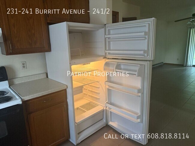Foto del edificio - 231-241 Burritt Avenue-241/2