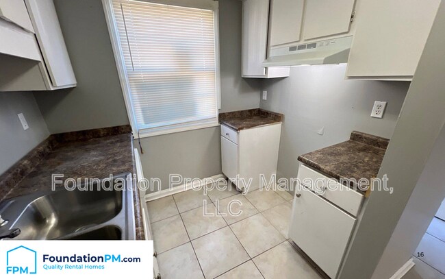 Foto del edificio - 5205 Flowering Peach Dr