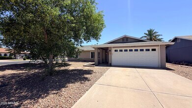 Building Photo - 2303 S Cottonwood Dr