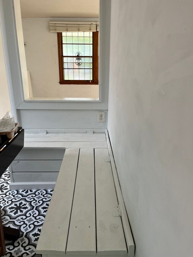 Building Photo - 3 bed/2 bath with bonus room! Fenced Yard,...