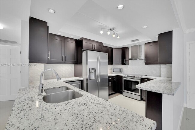 Foto del edificio - 405 N Ocean Blvd